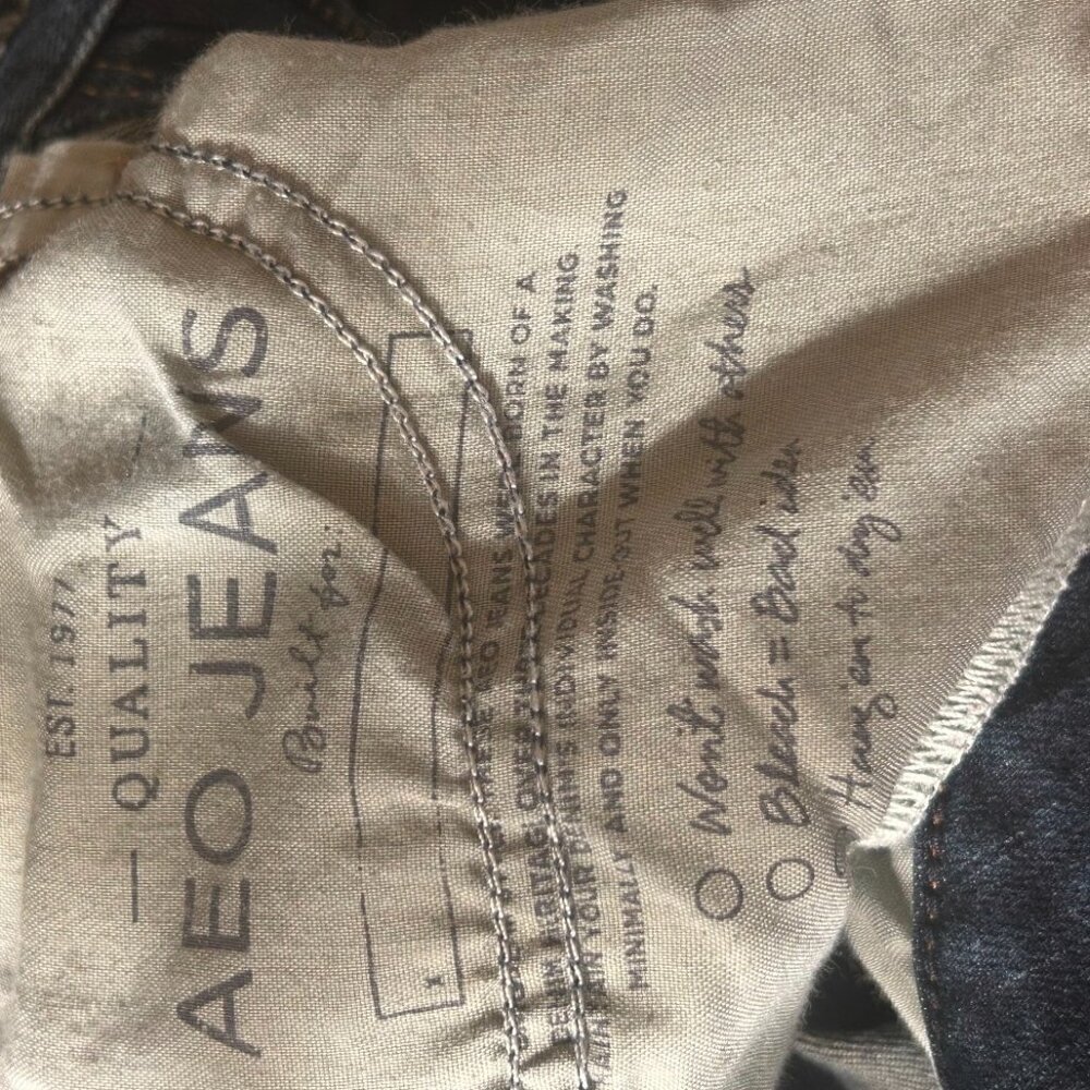 American Eagle Skinny Kick Super Stretch Dark Wash Jeans - Size 2 - Picture 4 of 11